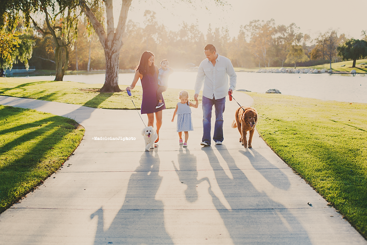 orange county oc irvine family session photographer. family and dog pet session